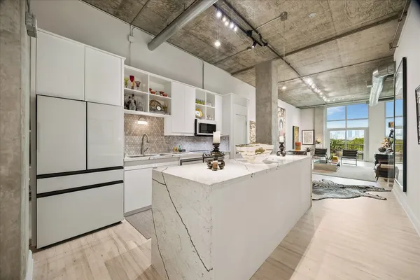 1401 CALUMET ST 508