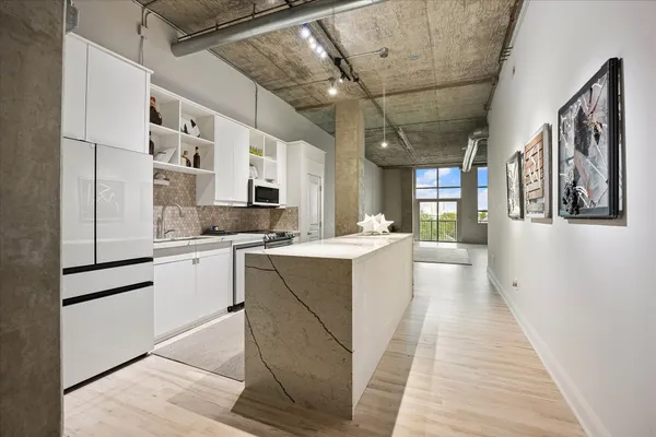 1401 CALUMET ST 508