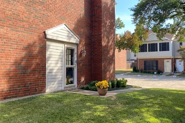 226 SAMUEL BLVD F1