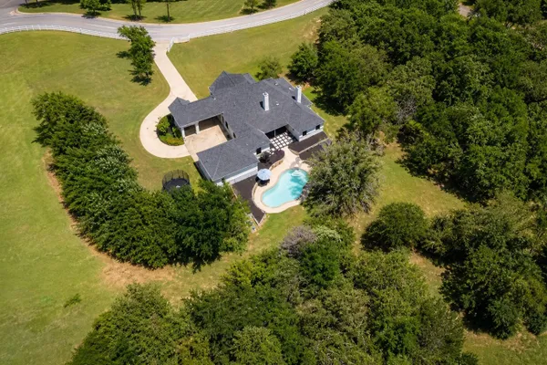 1901 SPRING MOUNTAIN RD