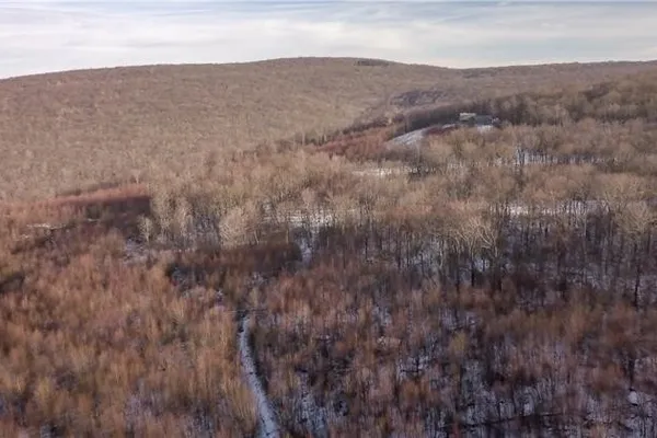 LOT 4 BLUFFS TRL
