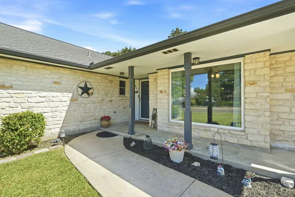 602 APPLEWOOD DR