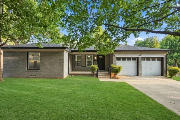 1706 HENDERSON CT