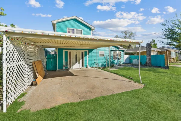 1608 MAIDEN LN