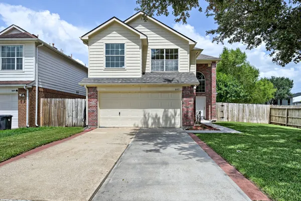 643 MEADOW KNOLL DR