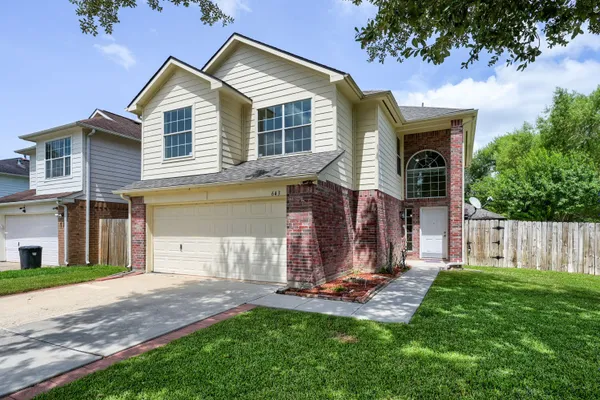 643 MEADOW KNOLL DR
