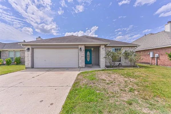 911 RUTH CIR