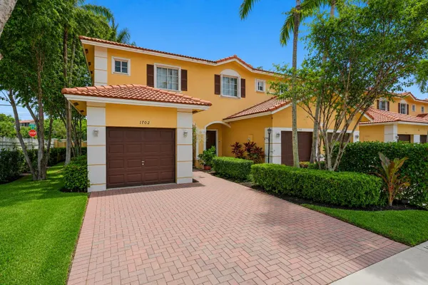 1702 SW 81ST TER