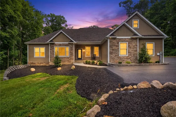 246 TANGLEWOOD DR