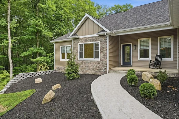 246 TANGLEWOOD DR