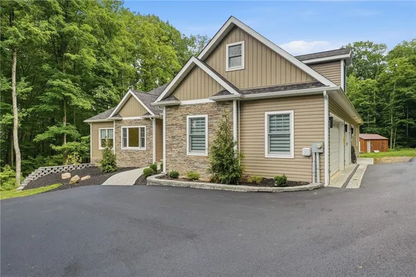 246 TANGLEWOOD DR