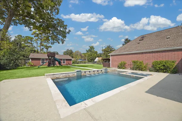 9206 WESTVIEW DR