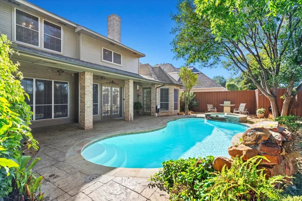 6825 OAK PARK LN