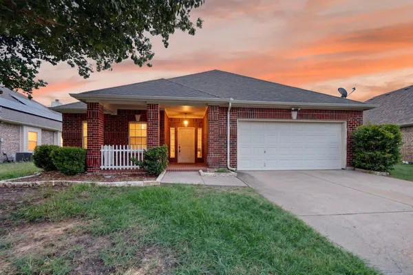 710 BOWIE LN