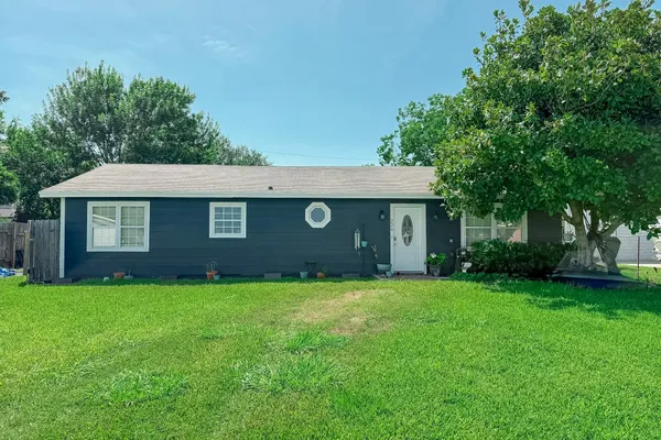 224 MAPLE DR