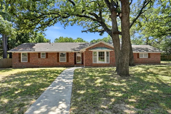 900 LIVEOAK ST