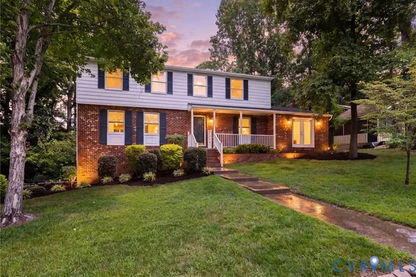 220 HUNTINGTON RD