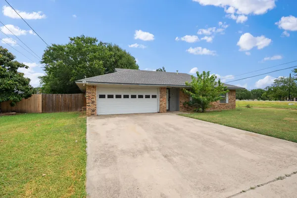 2 FINLEY CIR