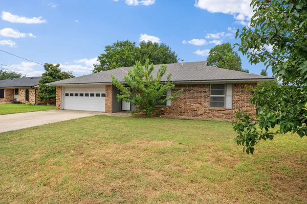 2 FINLEY CIR