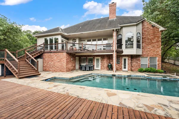 2108 STONEHAVEN DR
