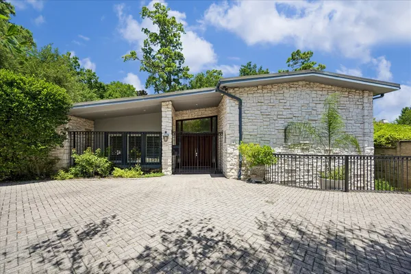 6 GESSNER RD