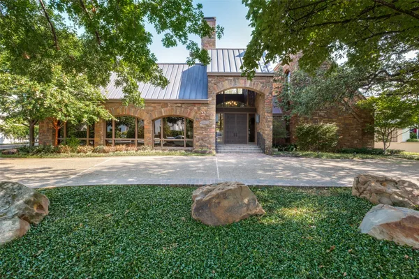 3848 POTOMAC AVE