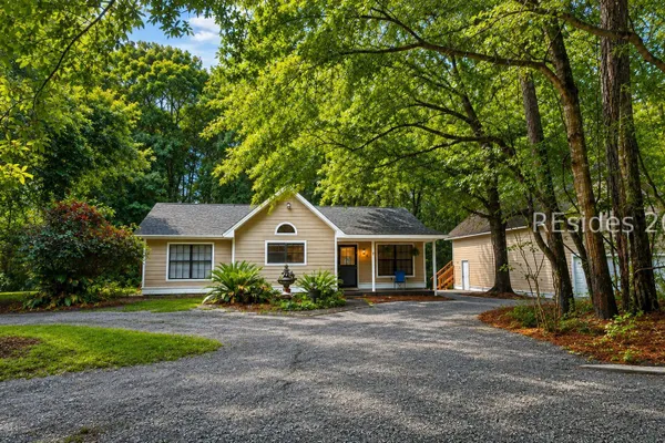 7 MITCHELL CT