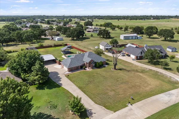 1089 OAK HOLLOW LN
