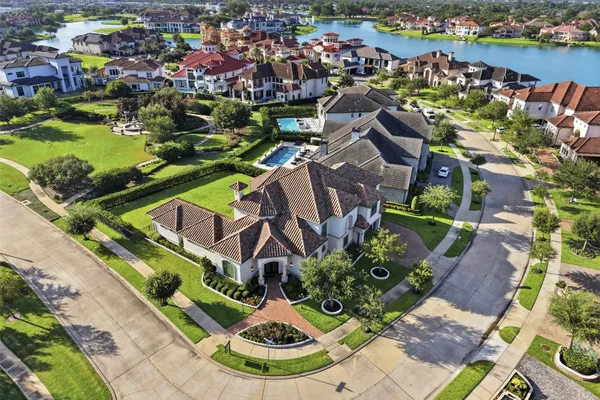 7 HAVEN SHORE LN