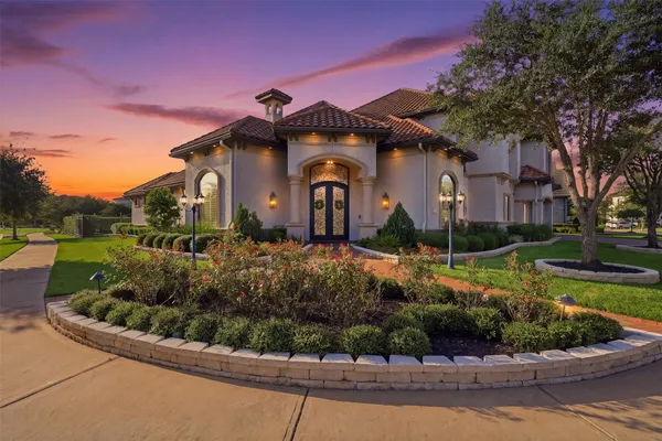 7 HAVEN SHORE LN