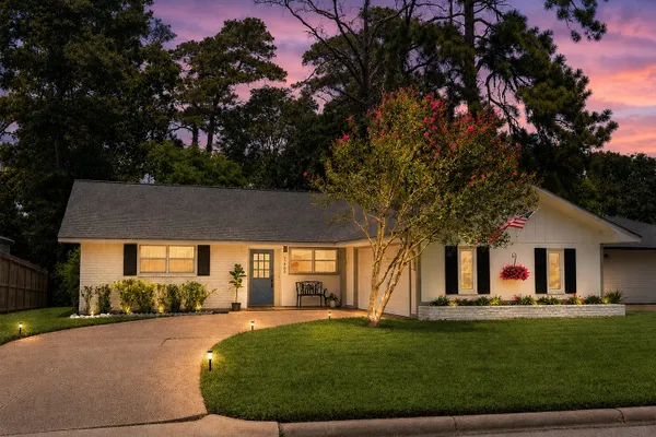 1705 SHADY OAKS DR