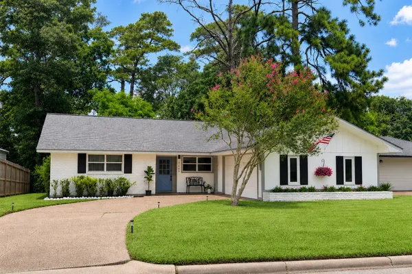 1705 SHADY OAKS DR