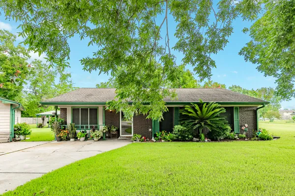 208 LOSTRACCO ST