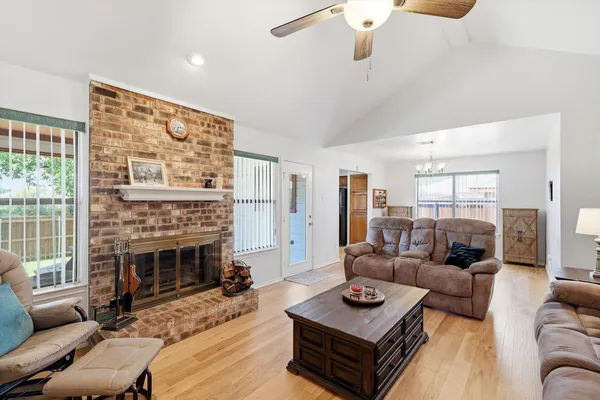 329 PEPPERWOOD ST