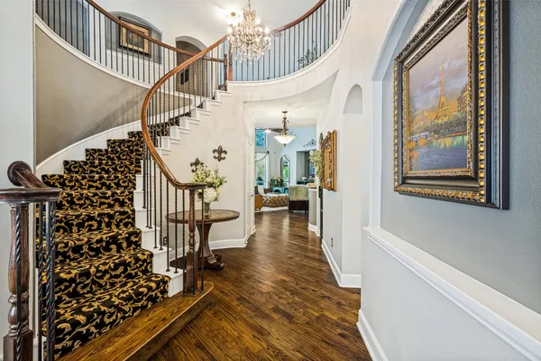 8704 WYATT CIR