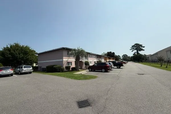 1301 PRIDGEN RD 1302