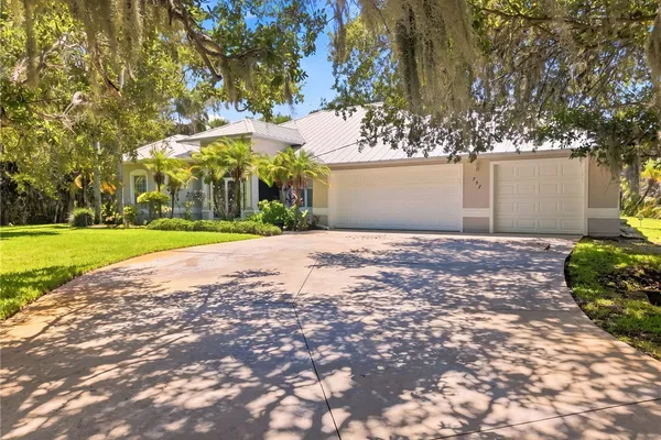 757 HOLDEN AVE