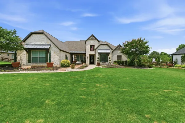 904 FINCHER TRL