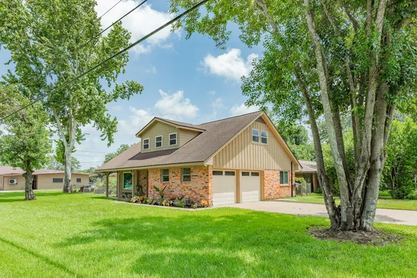 811 LOGGINS DR