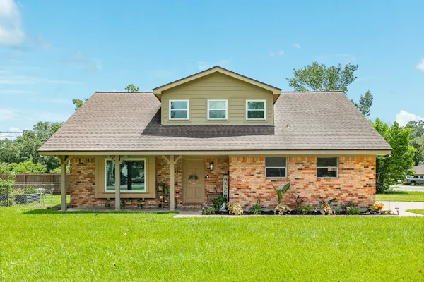 811 LOGGINS DR