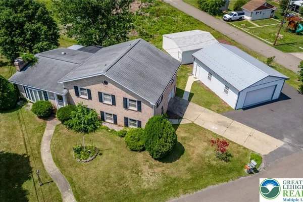 50 LINCOLN DR
