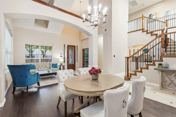 8912 WYATT CIR