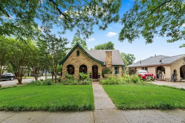 2502 BURLINGTON BLVD