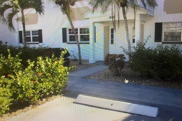 1518 EDGEWATER CIR 2A