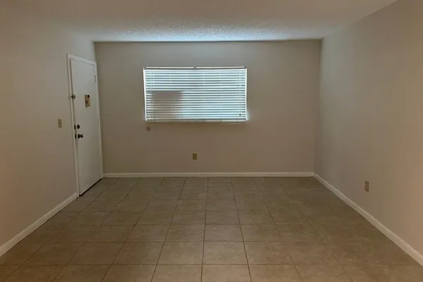 1518 EDGEWATER CIR 2A