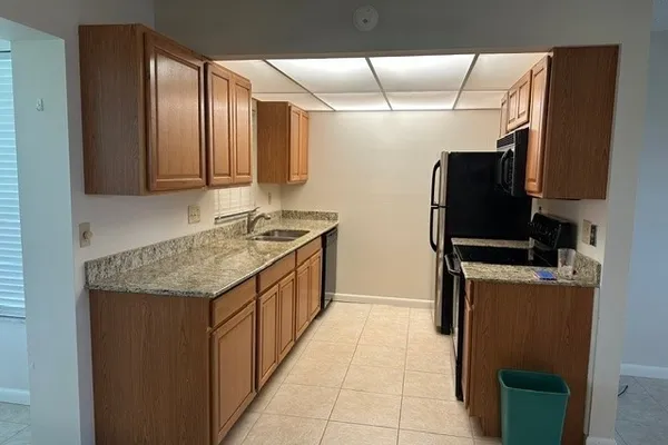 1518 EDGEWATER CIR 2A