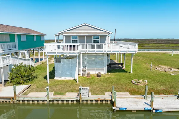 707 POMPANO LN