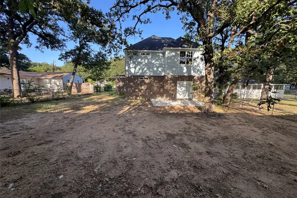 3203 SHERRY LN