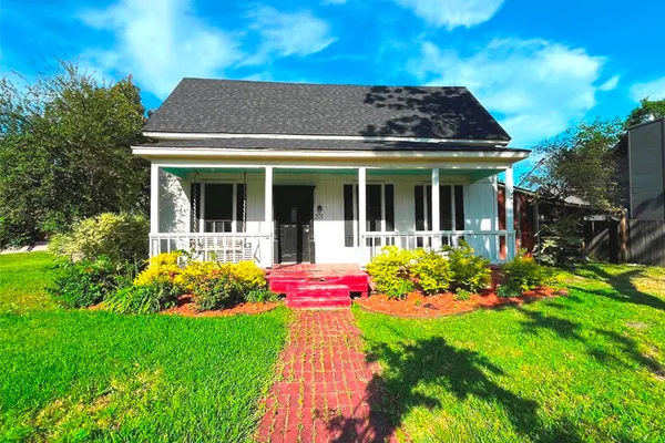 301 S MAIN ST