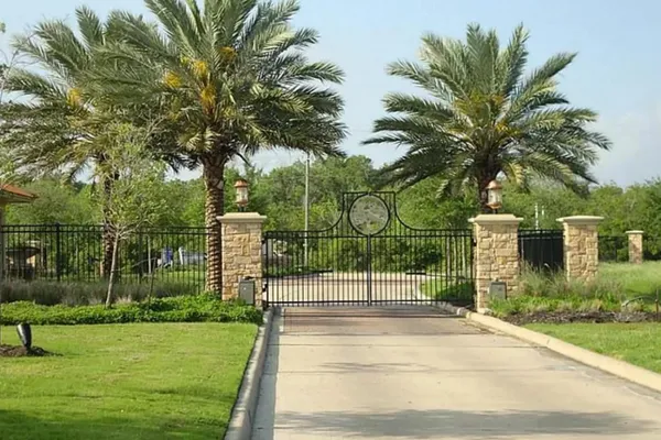 6311 REDFISH REEF DR